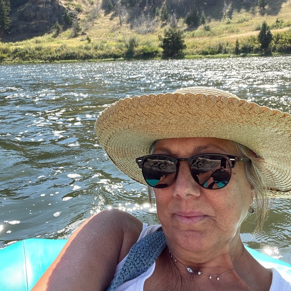 Meet your Posher, Karen - Picture 10 of 12